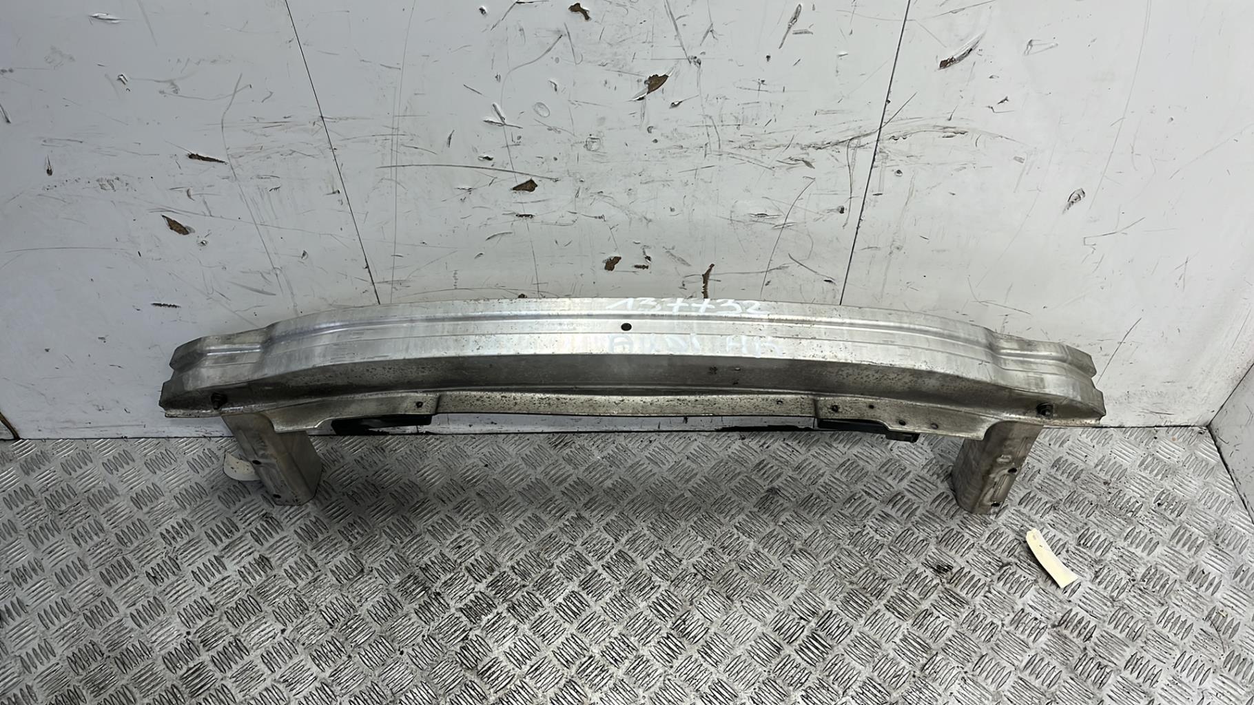 Renfort pare choc arriere (traverse) audi a4 2 cabrio phase 1