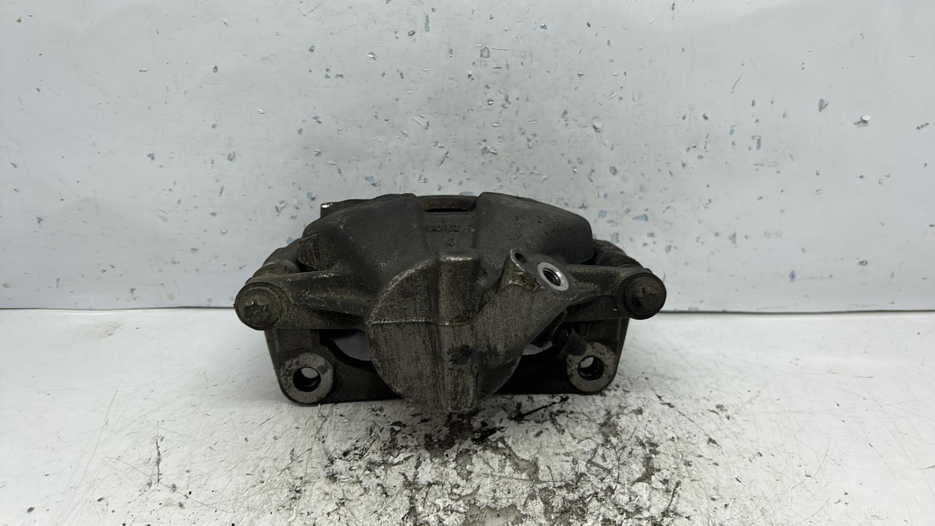 Etrier avant droit (freinage) peugeot 308 2 phase 1