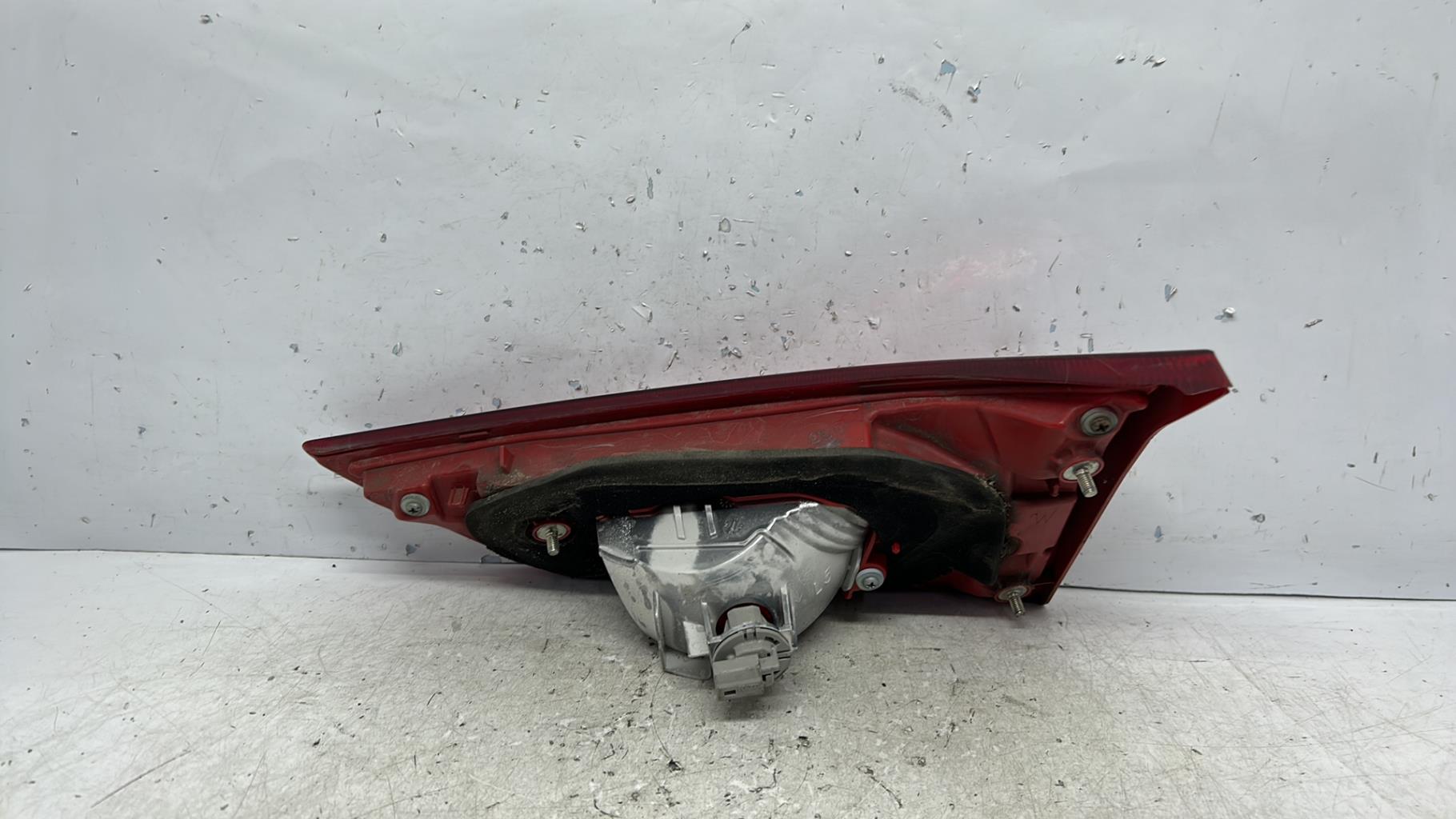 Feu arriere secondaire gauche (feux) toyota auris 2 phase 1 break