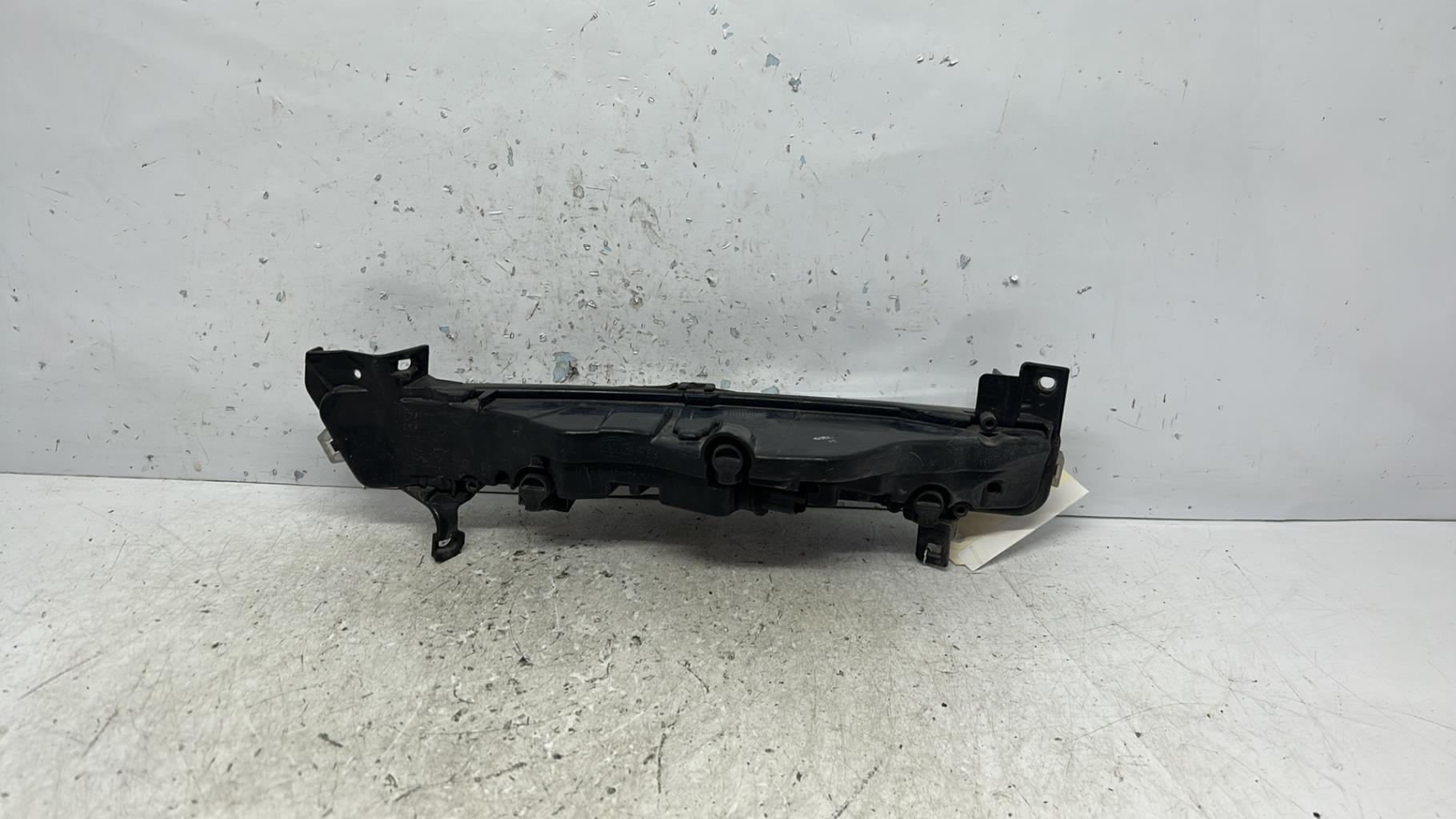 Feu diurne avant droit citroen c4 picasso 1