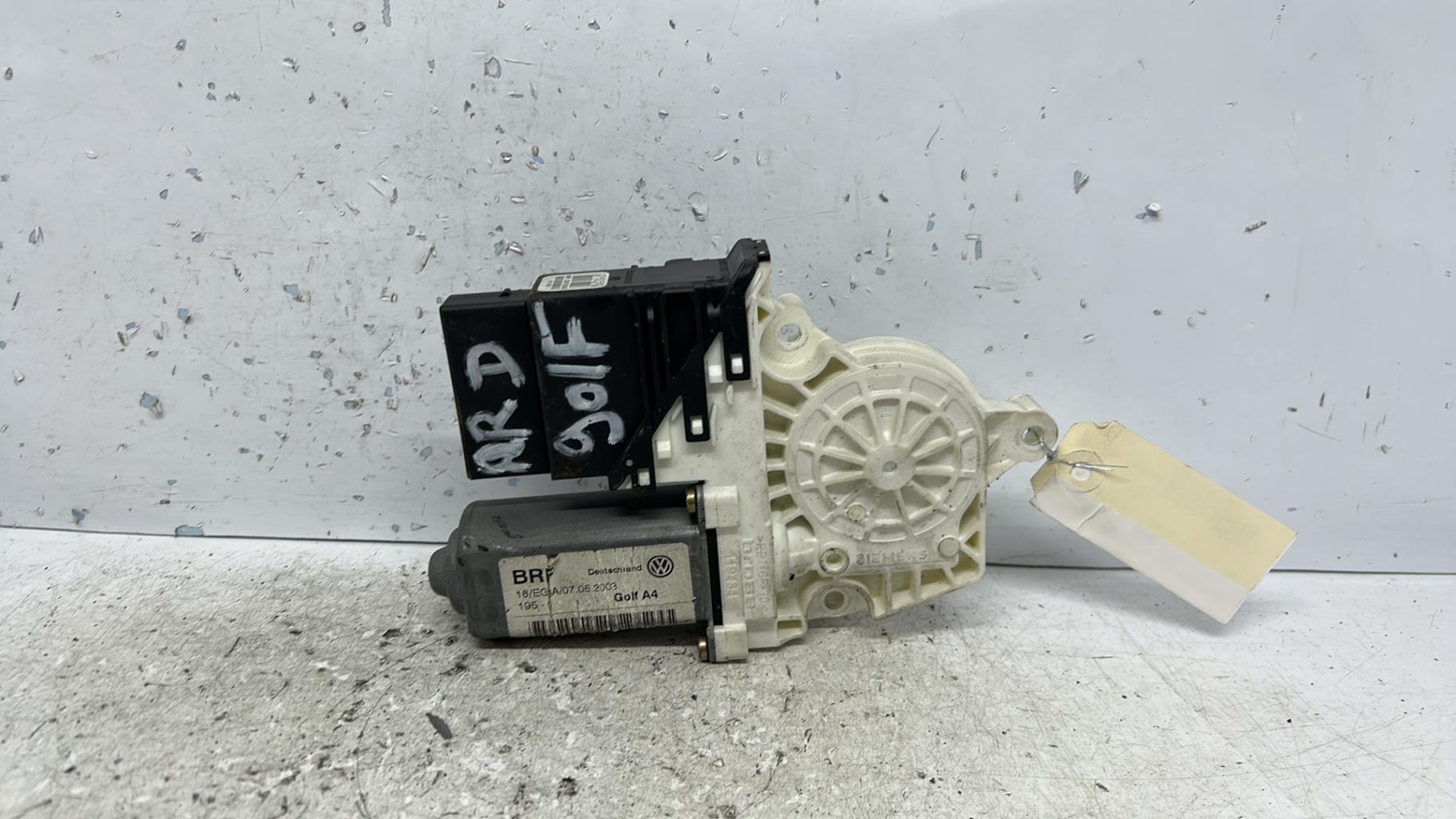 Moteur leve vitre arriere droit volkswagen golf 4