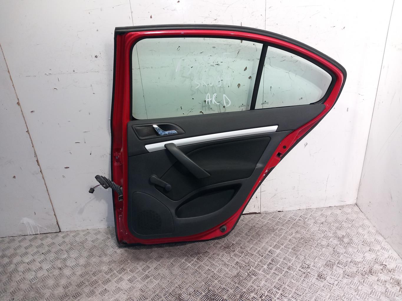 Porte arriere droit skoda octavia 2 phase 1