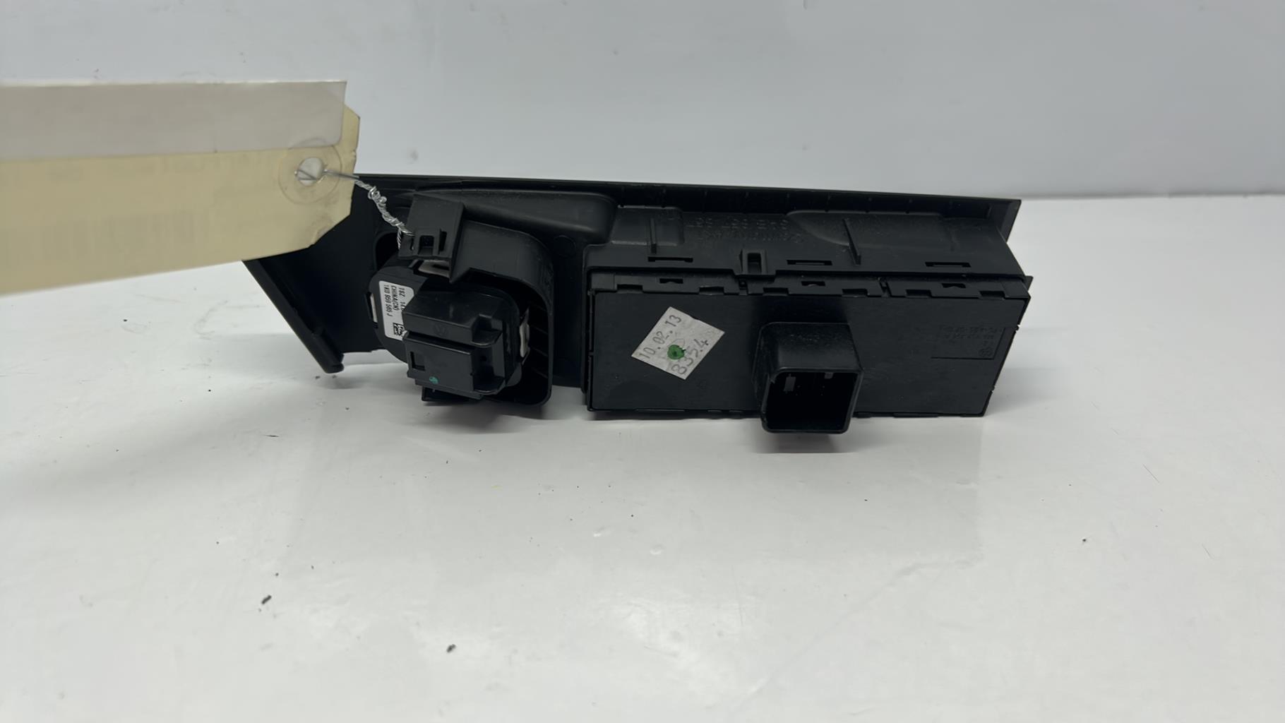 Interrupteur de leve vitre avant gauche volkswagen passat 6 break