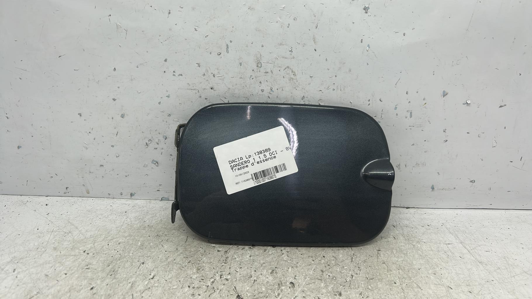 Trappe d'essence dacia sandero 1
