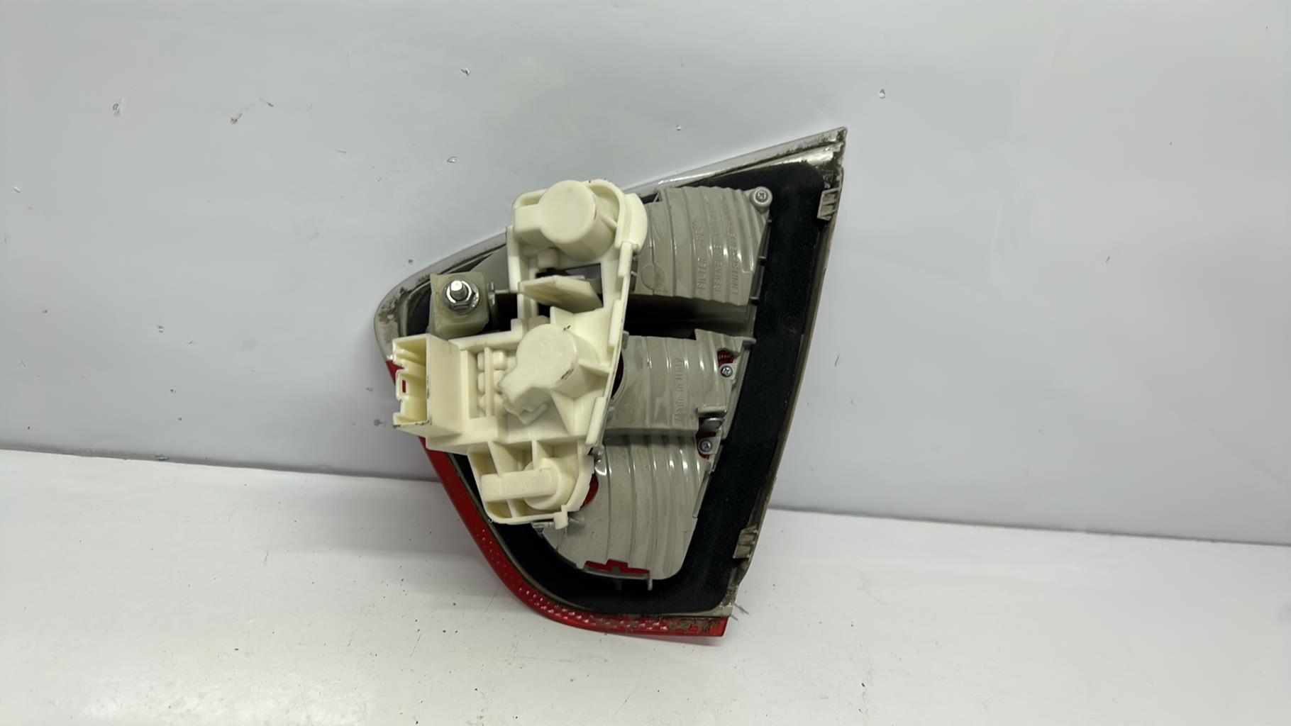 Feu arriere secondaire gauche (feux) bmw serie 3 e90 phase 1