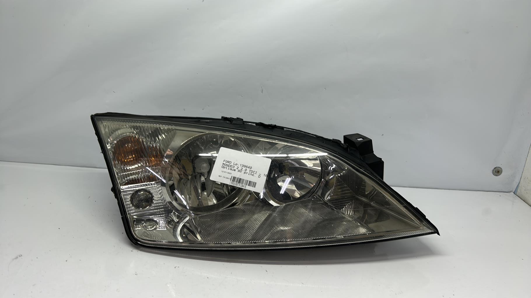 Optique avant principal droit (feux)(phare) ford mondeo 2