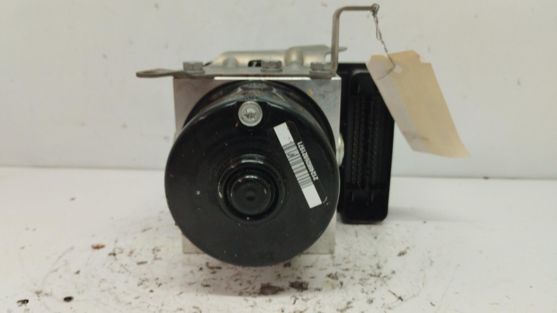 Bloc ABS (freins anti-blocage) bmw serie 1 e81