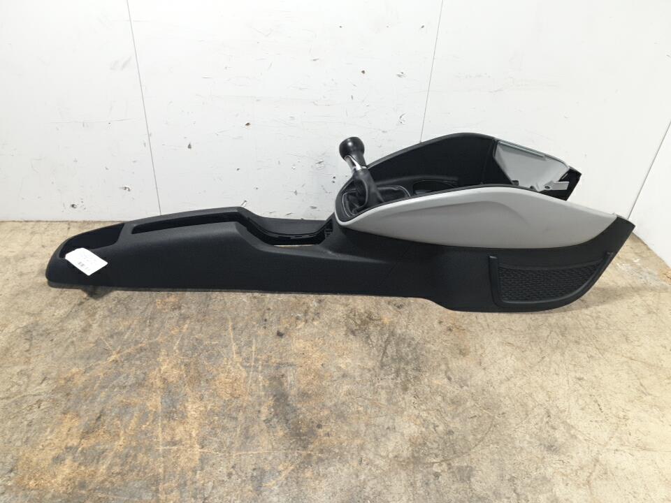 Console central (interieur plastique) audi a1 1 phase 1