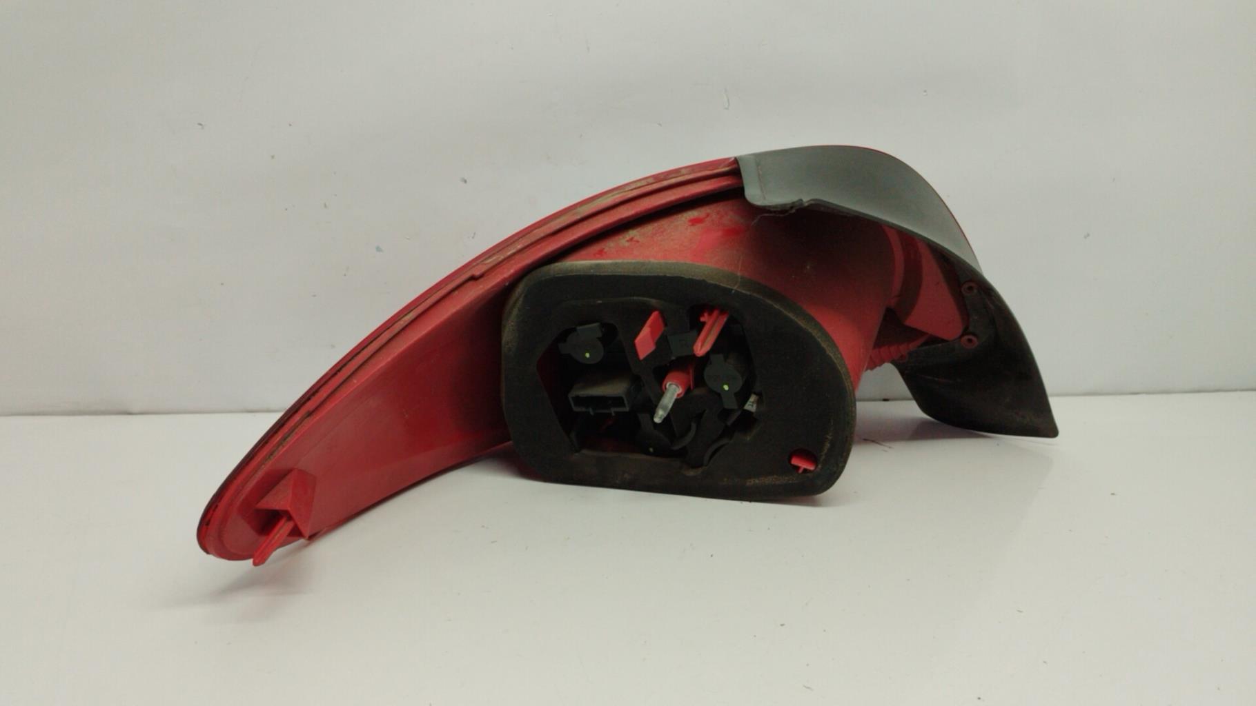 Feu arriere secondaire droit (feux) peugeot 206+