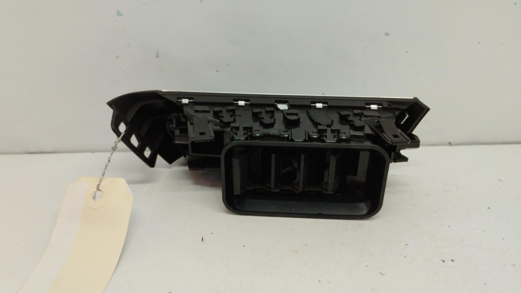 Aerateur tableau de bord avant droit renault clio 5