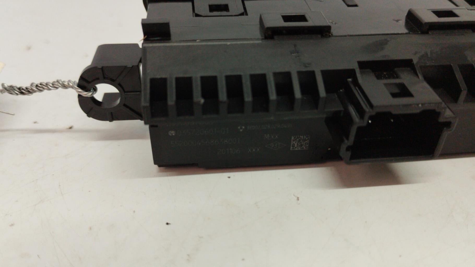 Commande de phare renault clio 5