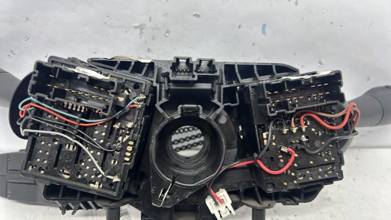 Com (Bloc Contacteur Tournant+Commodo Essuie Glace+Commodo Phare) renault clio 4 phase 1