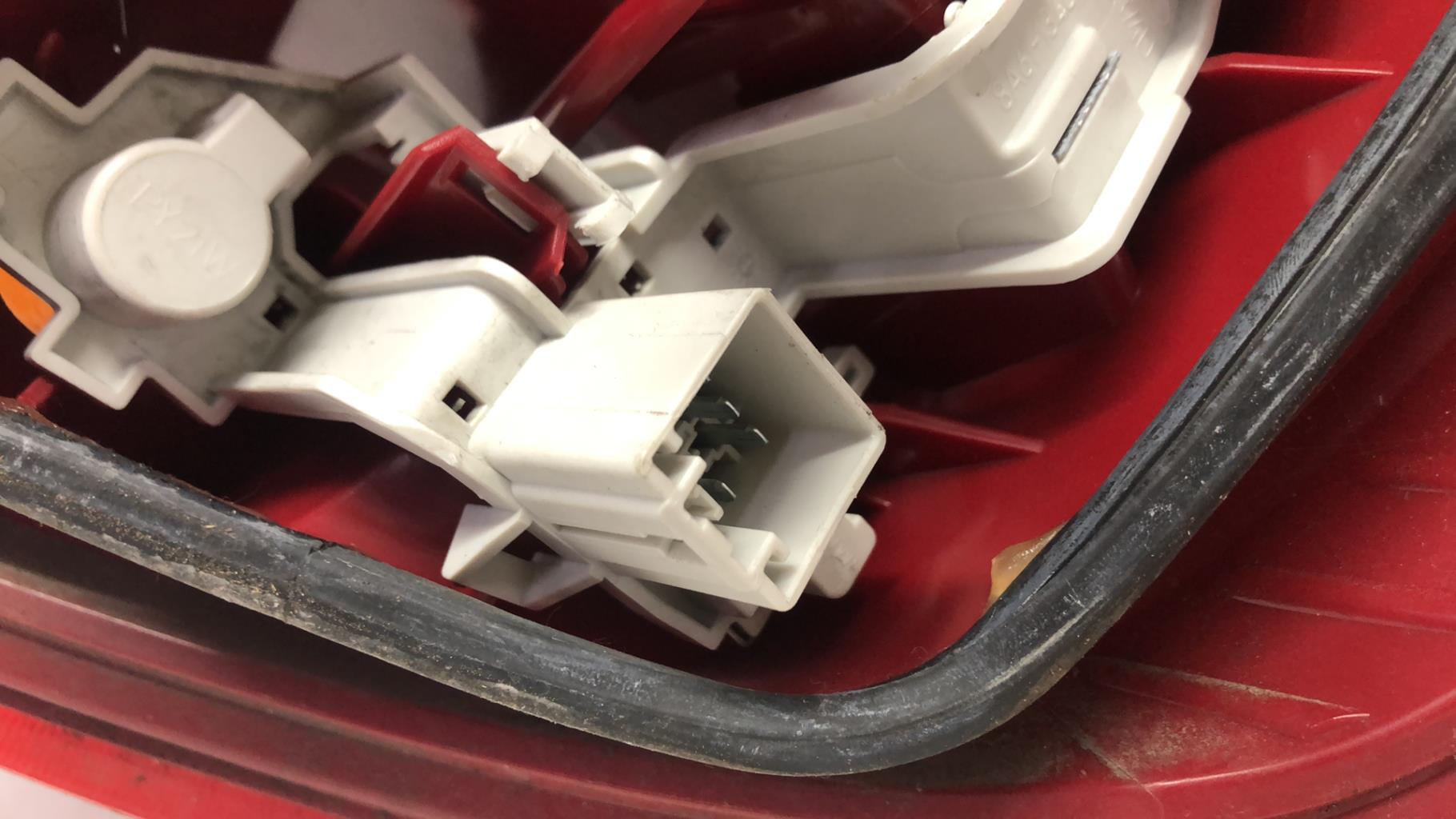 Feu arriere principal gauche (feux) ford fiesta 6 phase 1