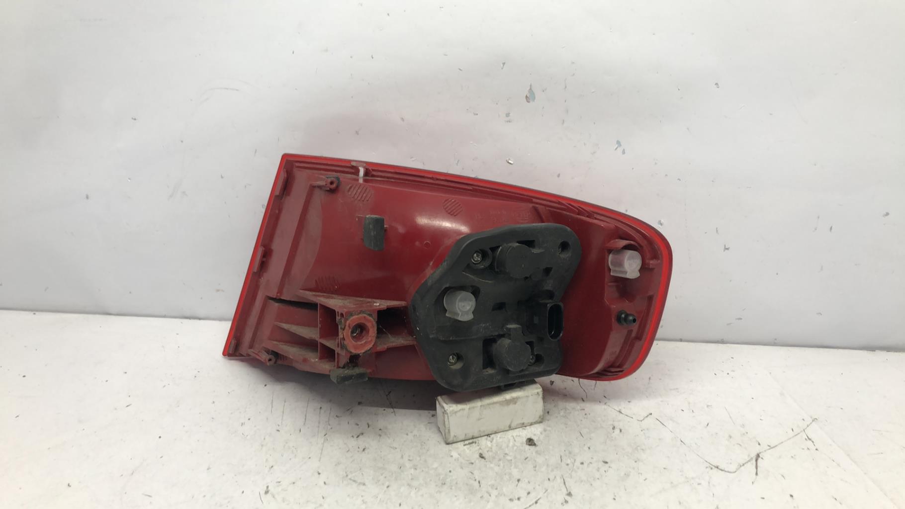 Feu arriere principal gauche (feux) audi a4 3 phase 1