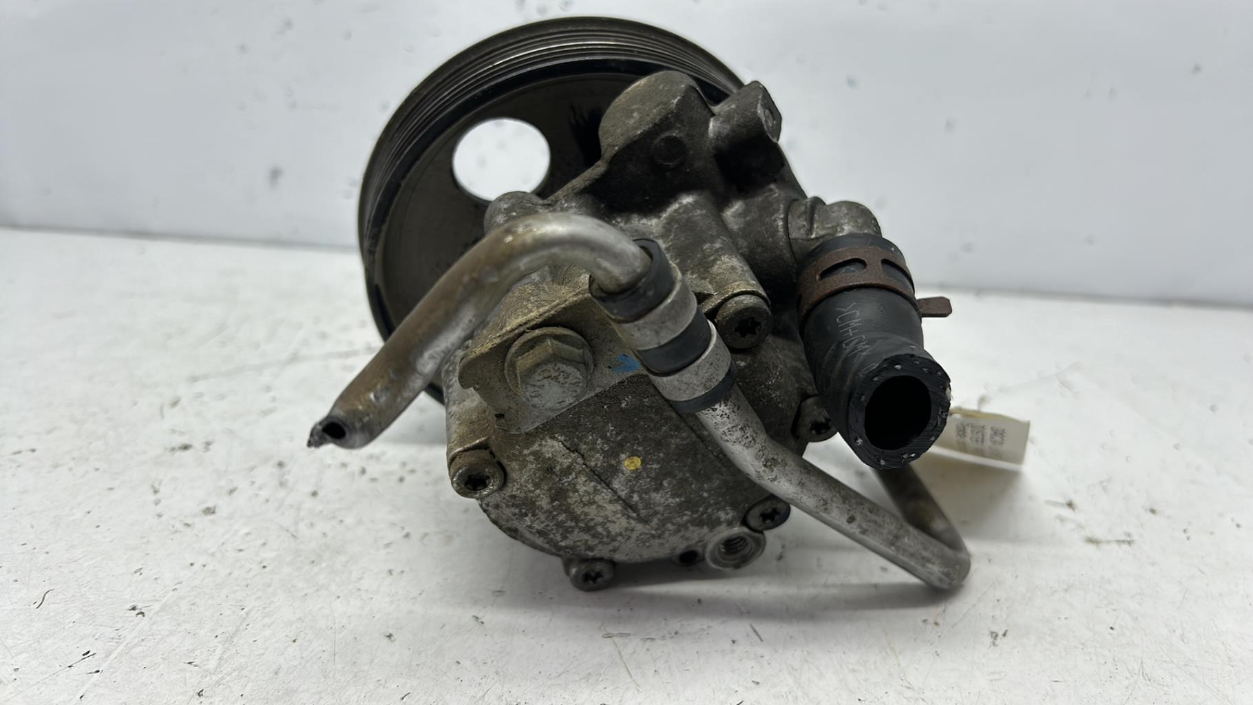Pompe de direction dacia duster 1 phase 2