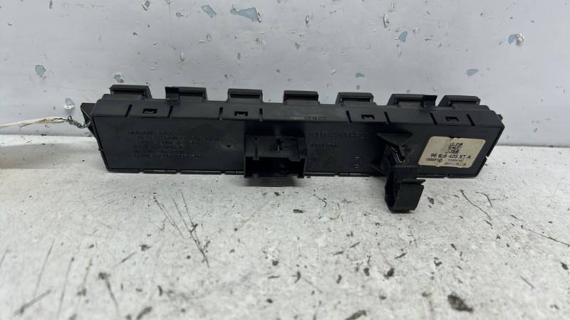 Bouton de warning peugeot 3008 1 phase 1