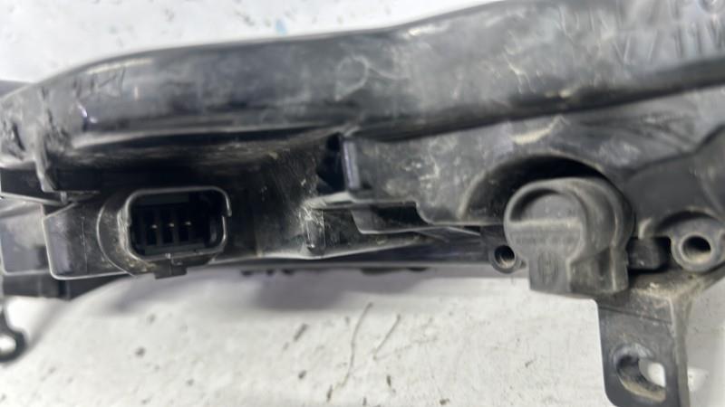 Feu diurne avant droit citroen c4 picasso 1