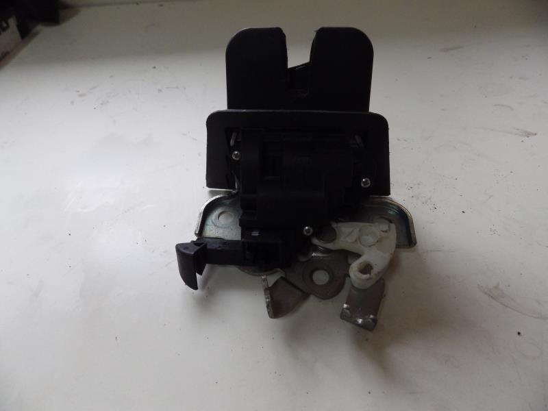 Serrure de coffre AUDI A4 2 PHASE 1 Diesel - 1