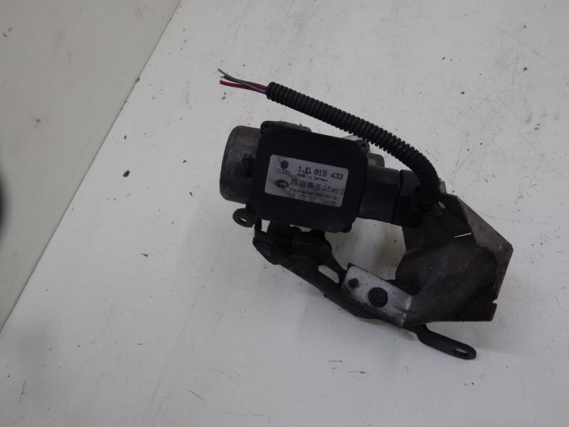 Pompe à vide AUDI A3 2 SPORTBACK PHASE 1 Diesel - 1