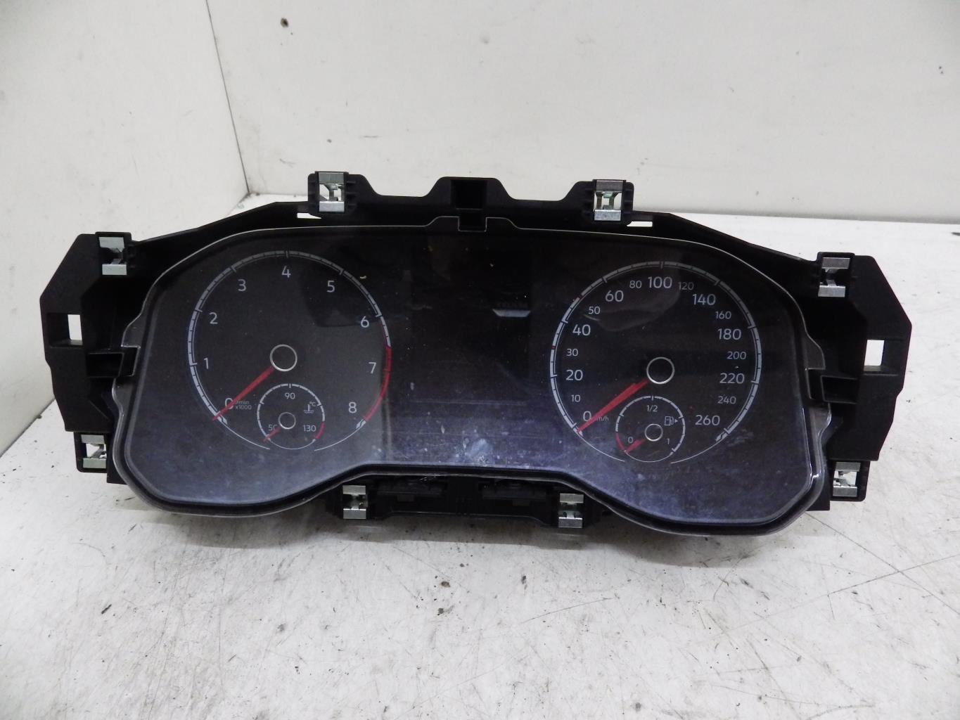 Compteur VOLKSWAGEN POLO 6 PHASE 1 Essence - 1