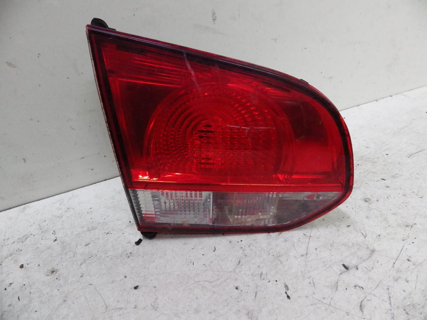 Feu arriere secondaire gauche (feux) VOLKSWAGEN GOLF 6 Diesel - 1