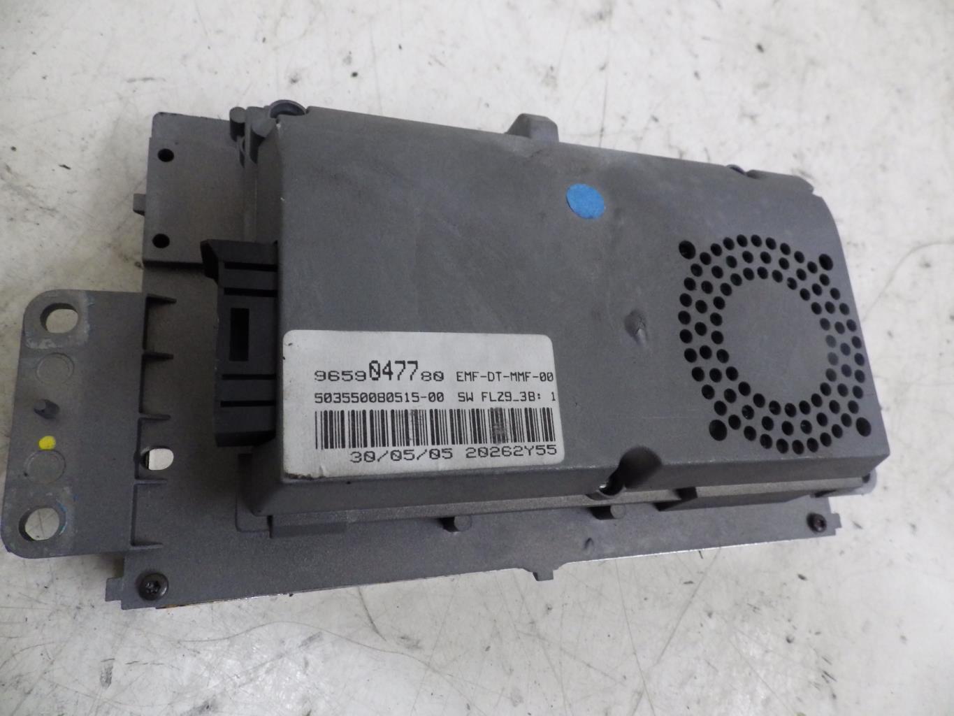 Ecran GPS CITROEN C4 1 PHASE 1 COUPE Diesel - 1