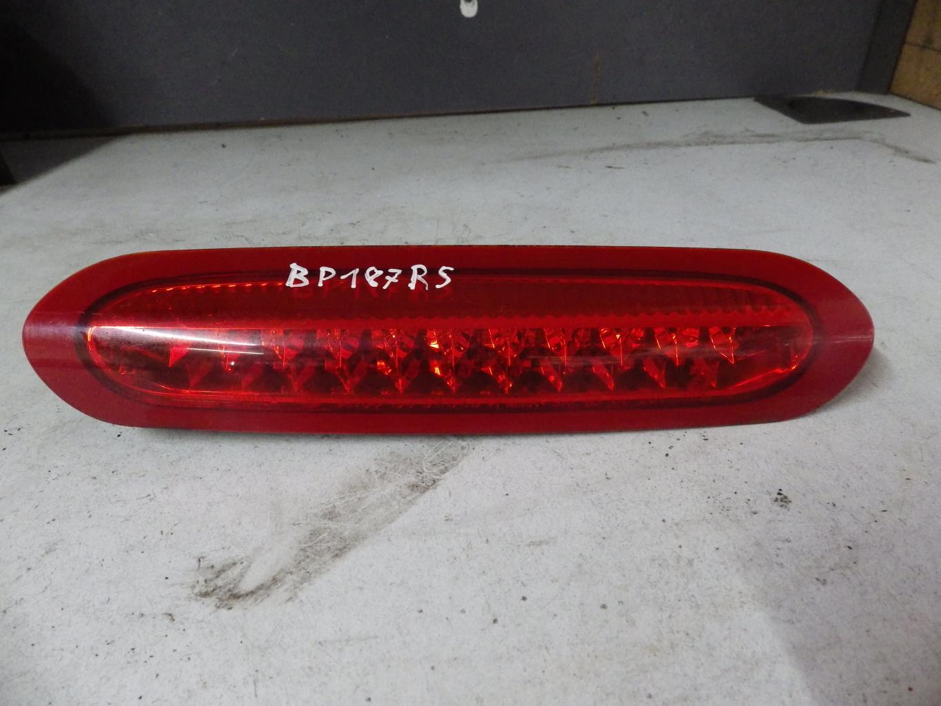 Feu arriere stop central KIA CARENS 3 Diesel - 1