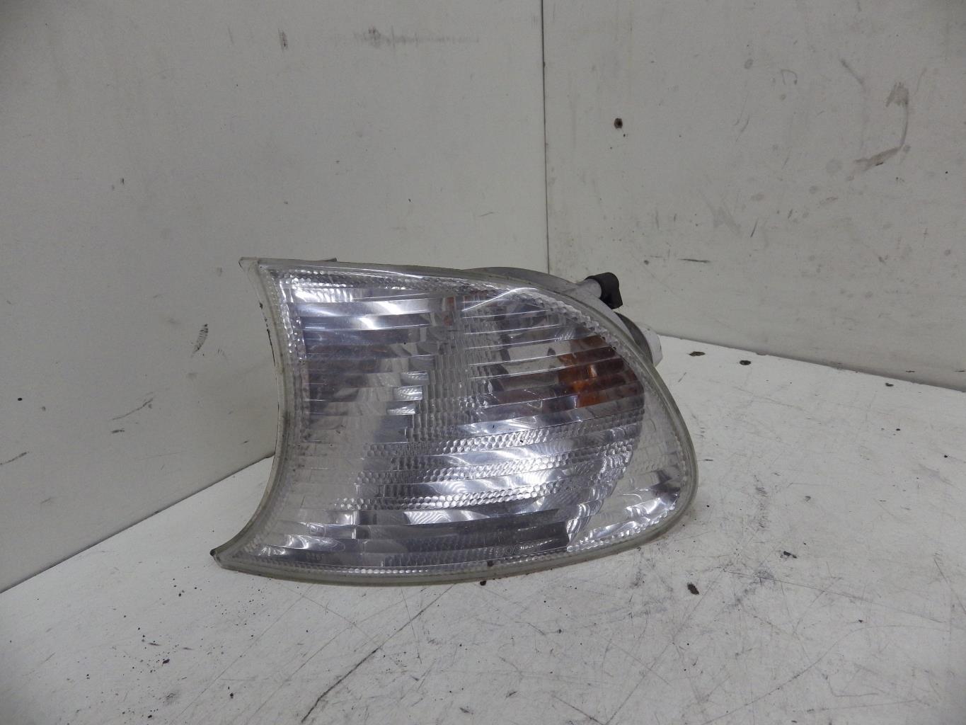 Optique avant secondaire gauche (feux)(clignotant) BMW SERIE 3 E46 PHASE 1 Diesel - 1
