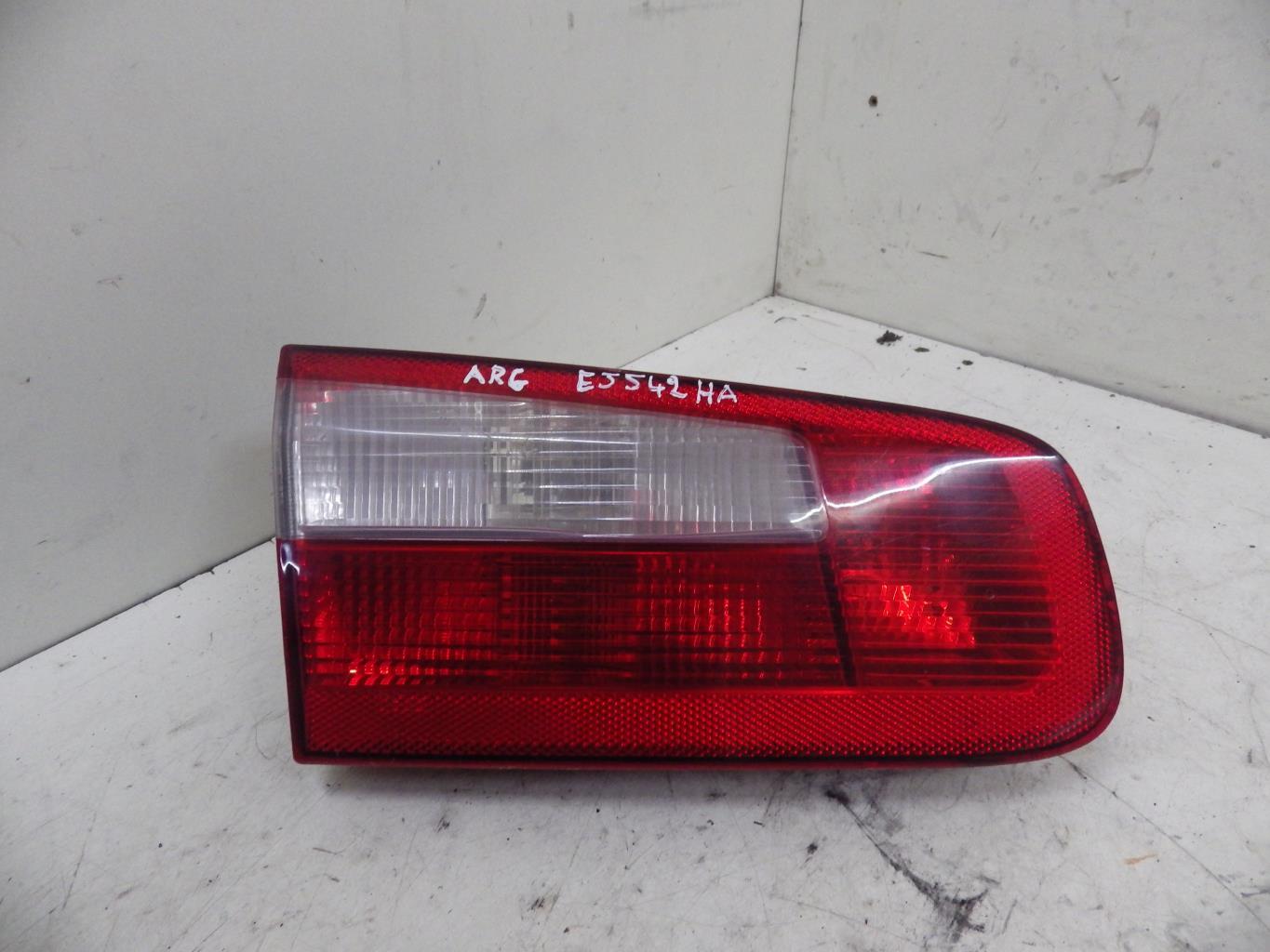 Feu arriere secondaire gauche (feux) RENAULT LAGUNA 2 PHASE 1 Essence - 1