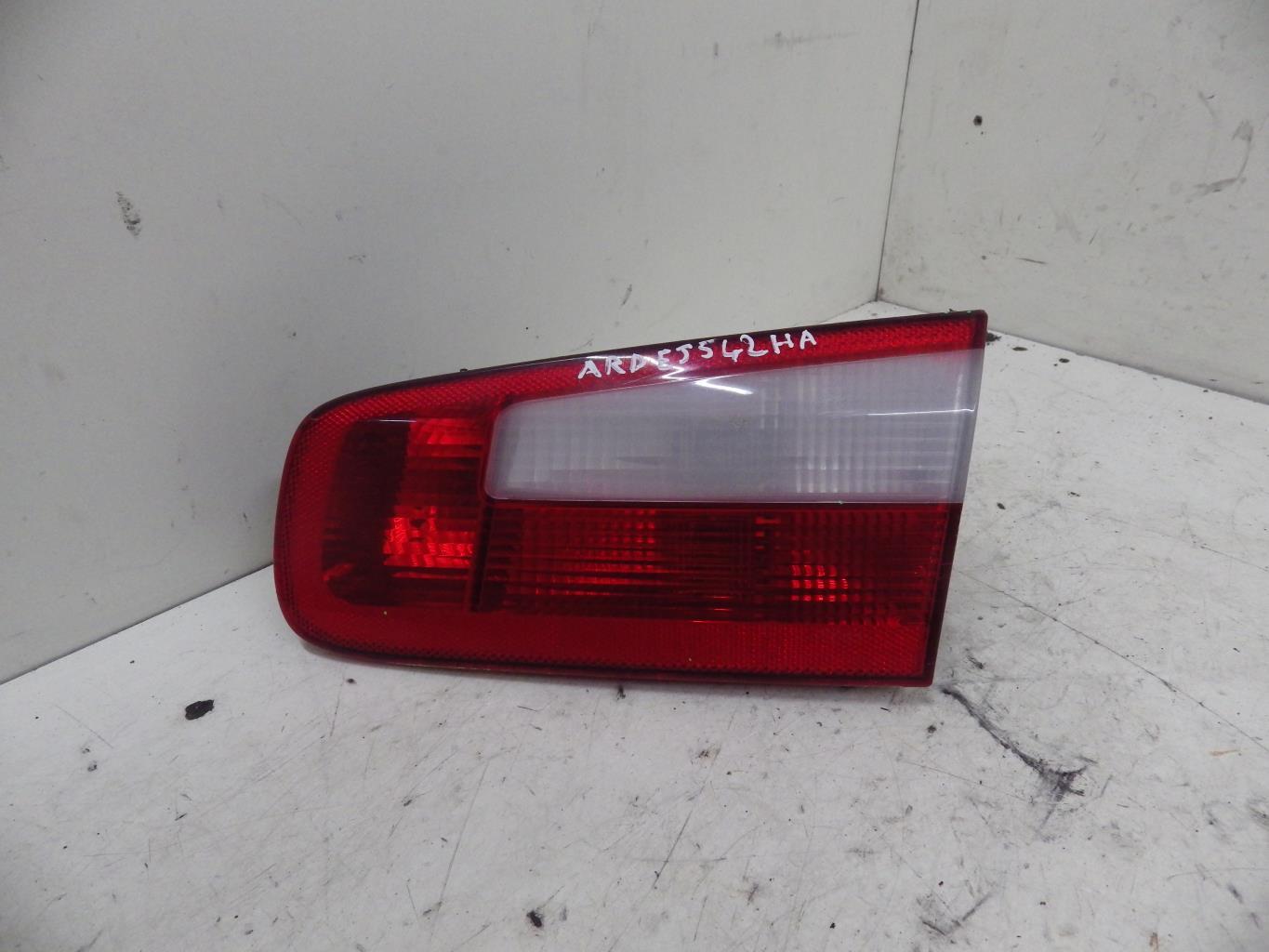 Feu arriere secondaire droit (feux) RENAULT LAGUNA 2 PHASE 1 Essence - 1