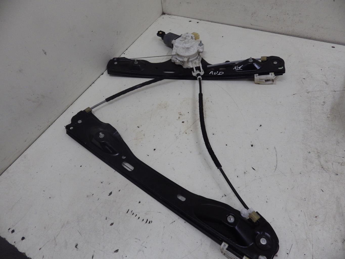Leve vitre electrique avant droit BMW X1 E84 PHASE 1 Diesel - 1