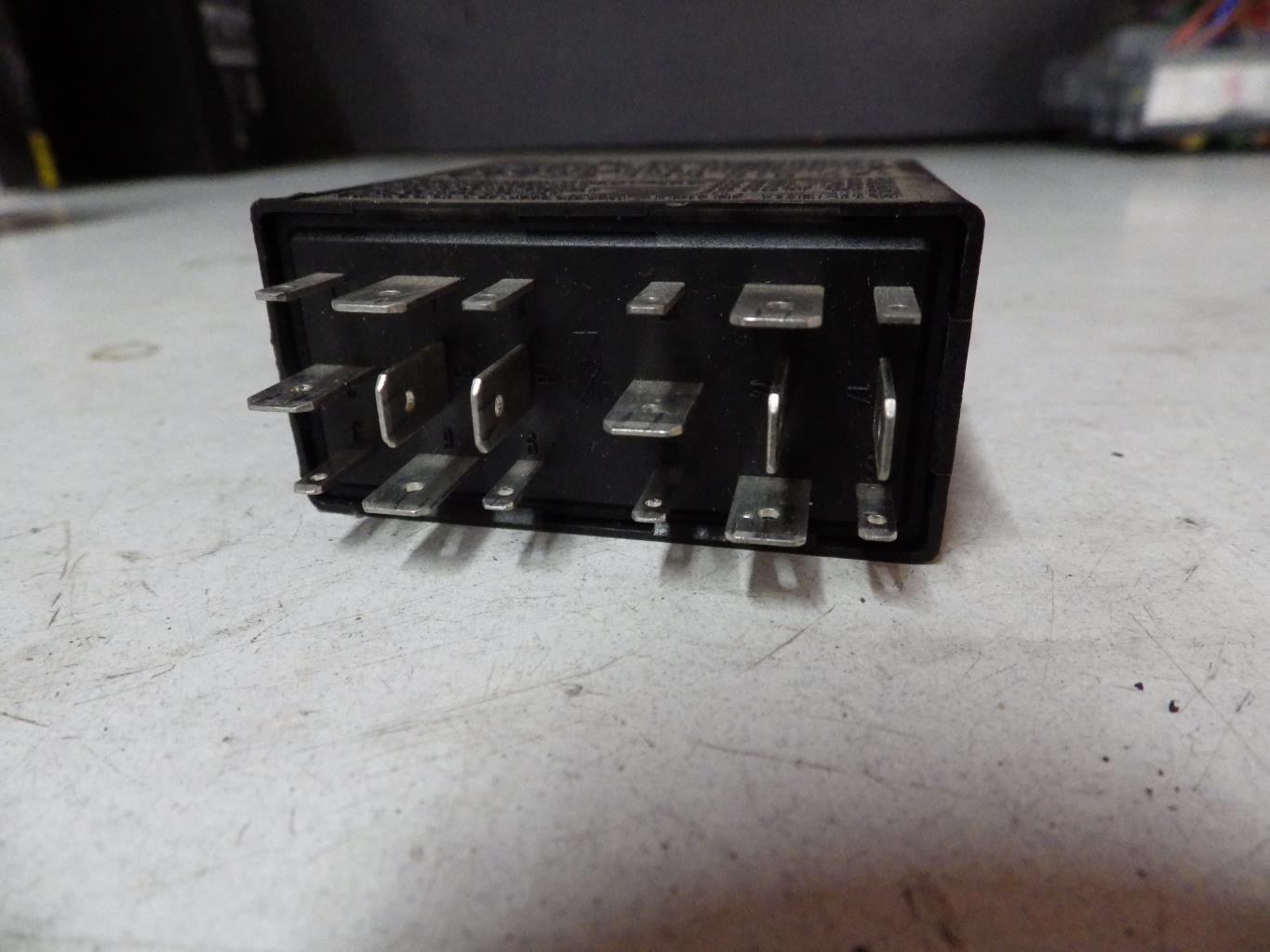 Relais electrique AUDI A3 1 PHASE 2 Diesel - 1