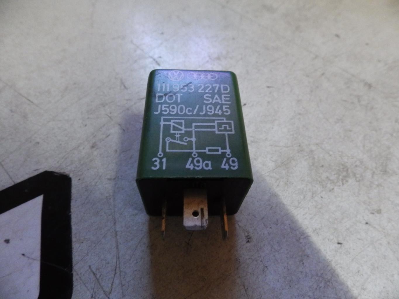 Relais electrique VOLKSWAGEN GOLF 3 Diesel - 1