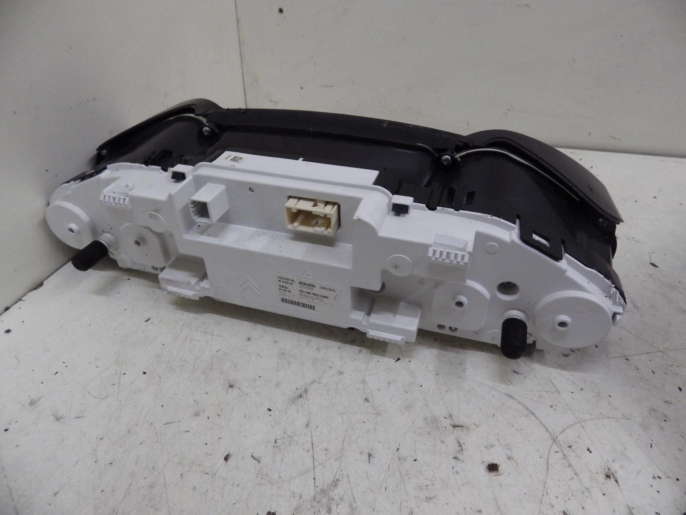 Compteur PEUGEOT 308 2 SW PHASE 1 BREAK Diesel - 1