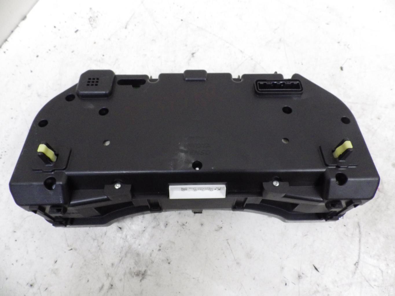 Compteur TOYOTA AVENSIS 3 PHASE 1 BREAK Diesel - 1