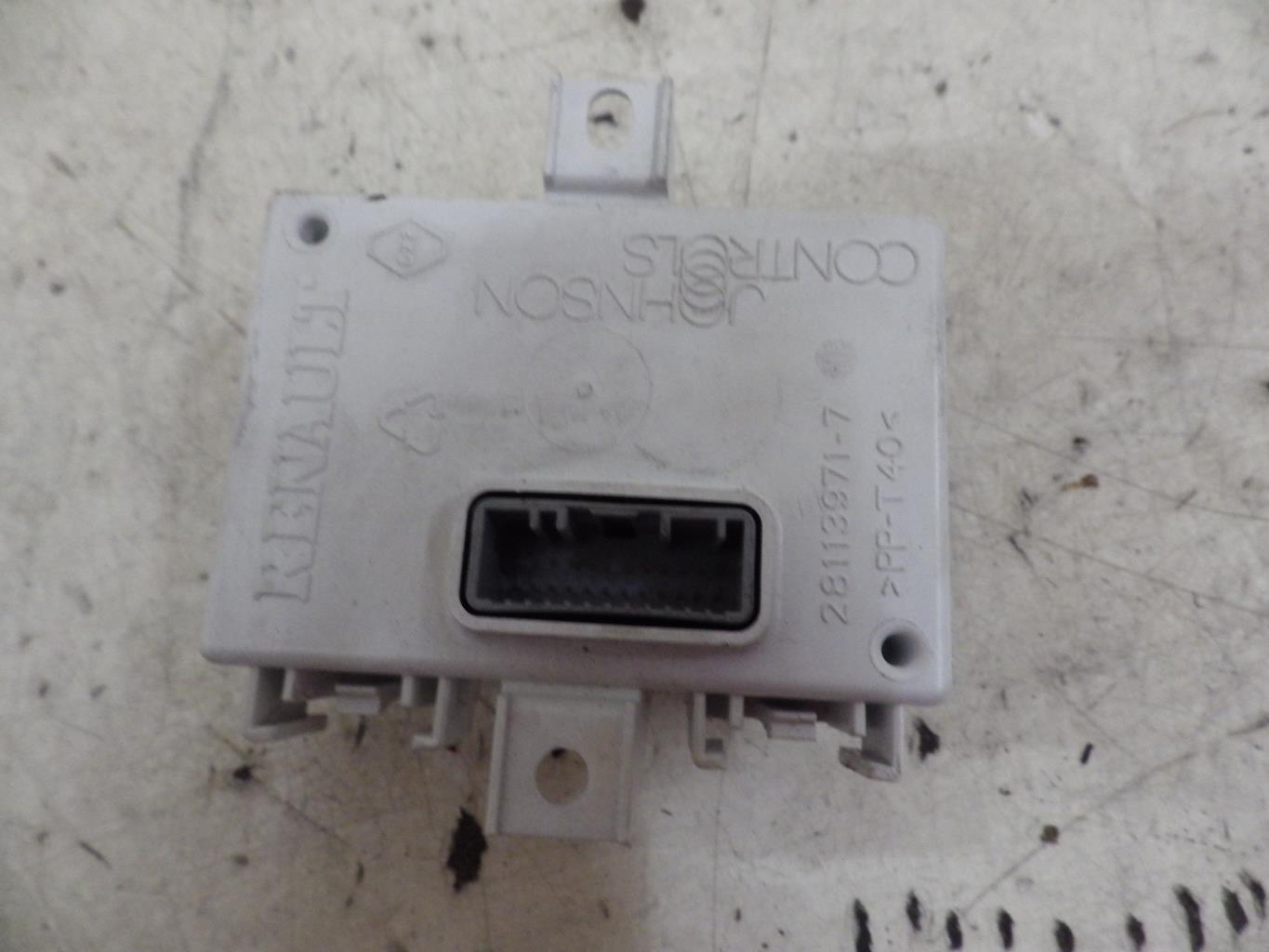 Calculateur RENAULT CLIO 3 PHASE 2 Essence - 1
