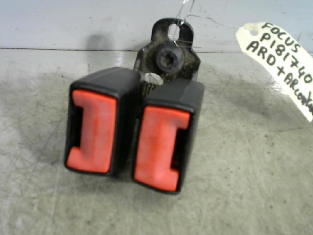 Attache ceinture arriere droit FORD FOCUS 1 Diesel - 1