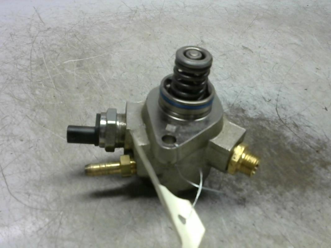Pompe à vide VOLKSWAGEN POLO 6 PHASE 1 Essence - 1