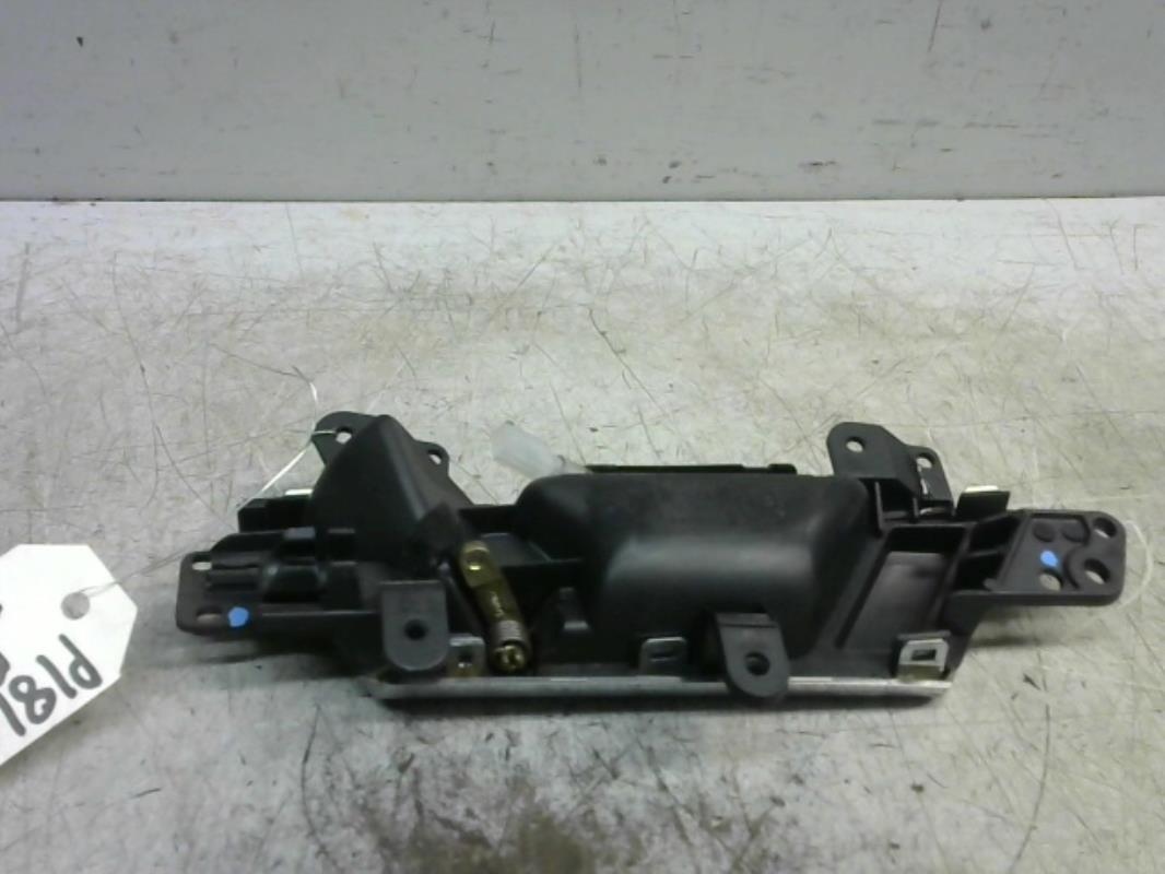 Poignee interieur arriere droit AUDI A6 3 AVANT PHASE 1 BREAK Diesel - 1