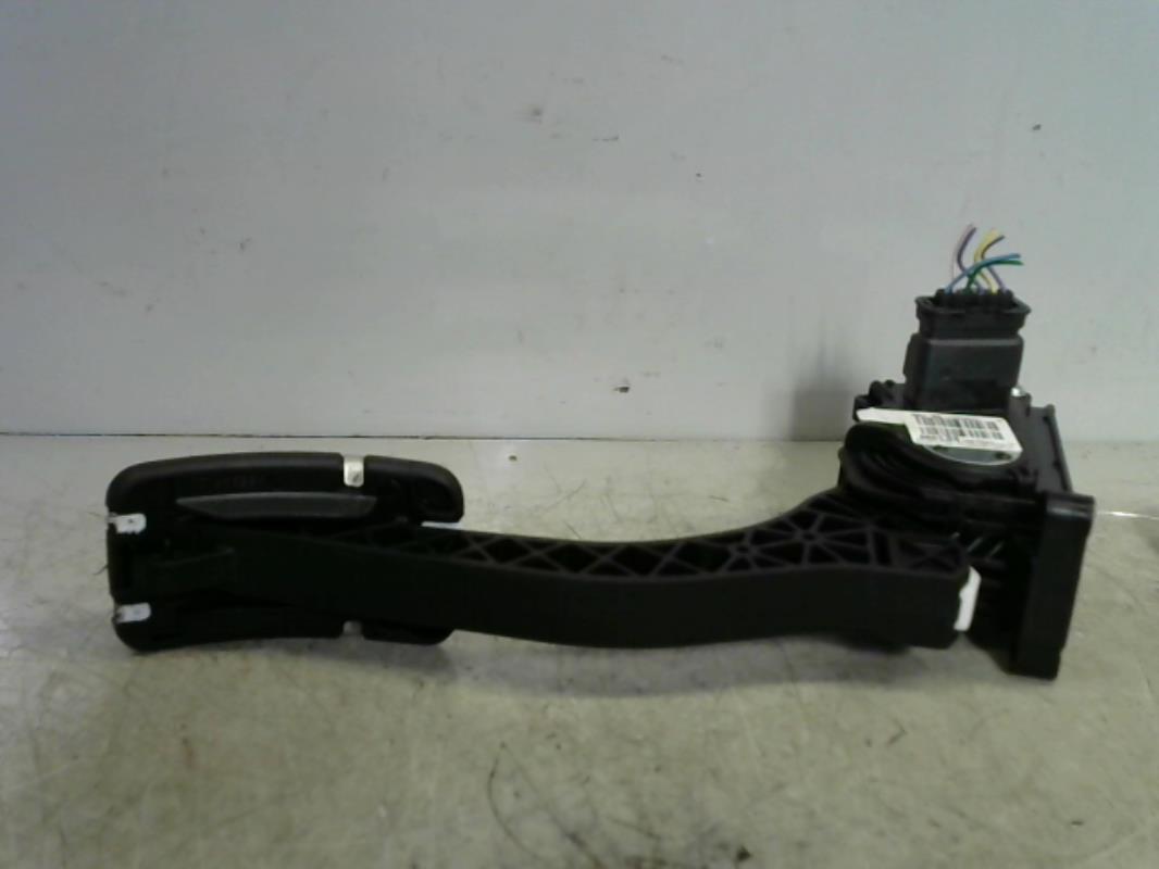 Pedale d'accelerateur PEUGEOT 308 2 PHASE 1 Diesel - 1