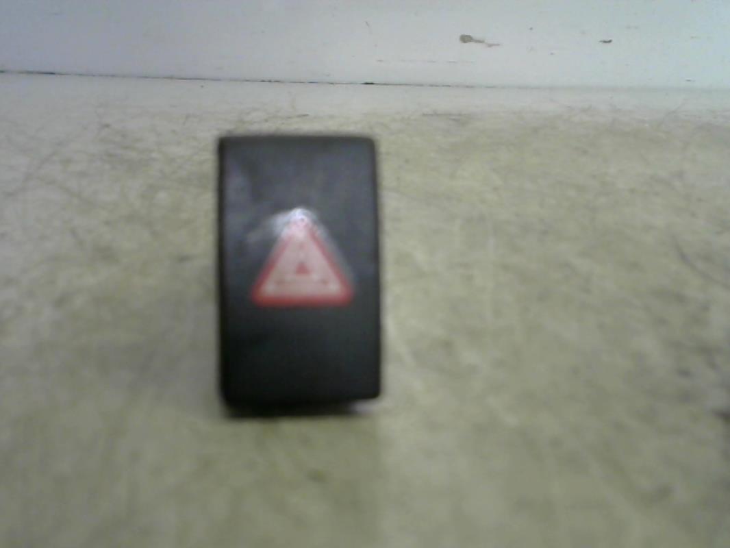 Bouton de warning VOLKSWAGEN GOLF 6 Diesel - 1