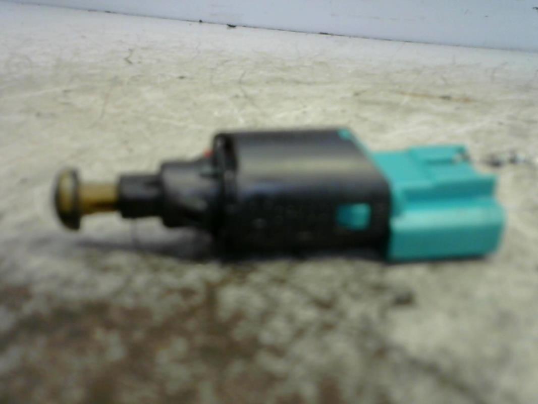 Contacteur feu stop CITROEN C5 1 PHASE 2 Diesel - 1