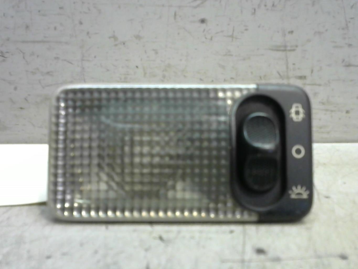 Eclairage de plafonnier PEUGEOT 806 PHASE 2 Diesel - 1