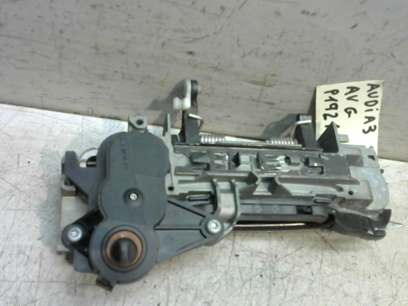 Poignee porte avant gauche AUDI A3 2 SPORTBACK PHASE 1 Diesel - 1