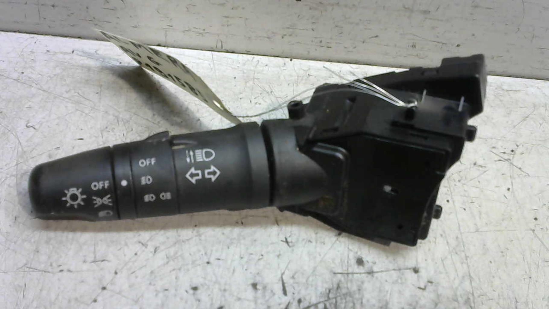 Commodo phare NISSAN ALMERA TINO PHASE 1 Diesel - 1