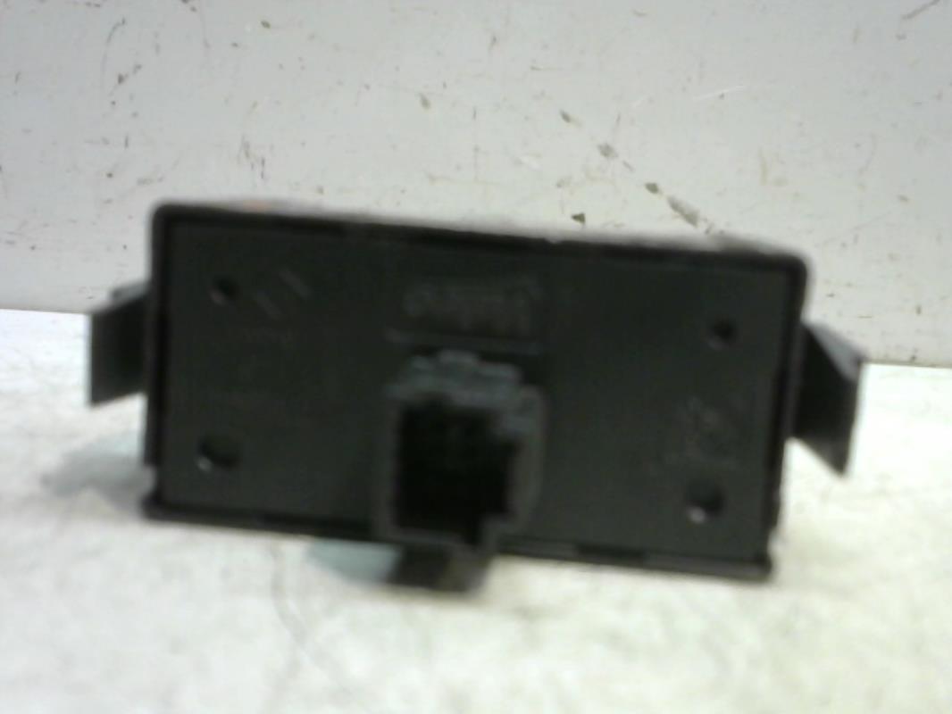 Bouton de warning RENAULT SCENIC 3 PHASE 3 Essence - 1