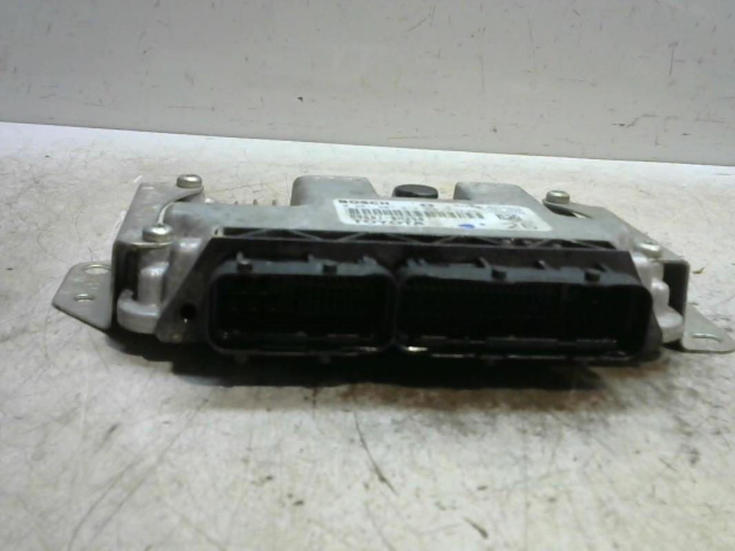 Calculateur PEUGEOT 107 PHASE 3 Essence - 1
