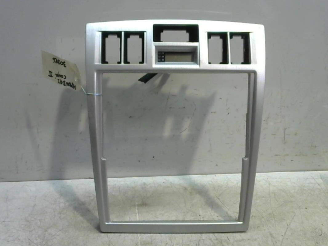 Console central (interieur plastique) HYUNDAI COUPE 2 PHASE 2 Essence - 1