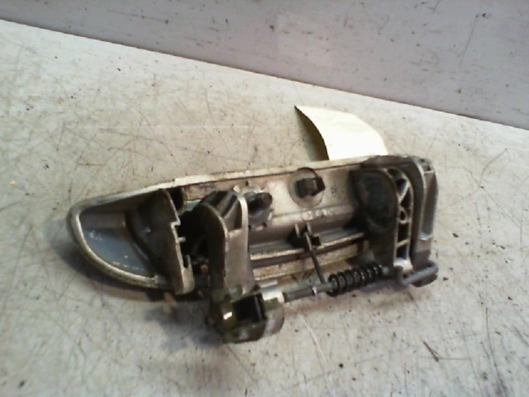 Poignee porte avant droit RENAULT CLIO 2 PHASE 2 Diesel - 1