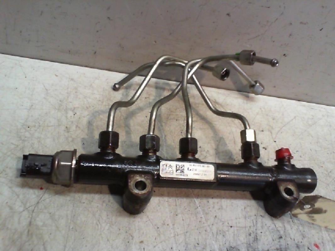 Rampe injection FORD FOCUS 3 PHASE 1 Diesel - 1